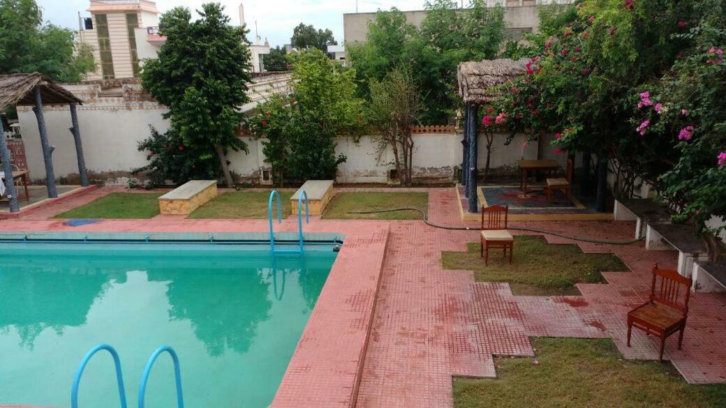 Hotel Jamuna Resort Jhunjhunu Ngoại thất bức ảnh